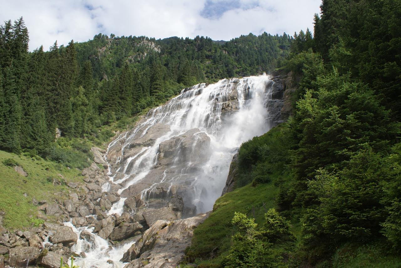 Апарт готель Laerchenheim Нойштіфт-ім-Штубайталь Екстер'єр фото